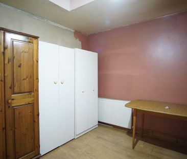 5 bedroom semi-detached house to rent - Photo 2