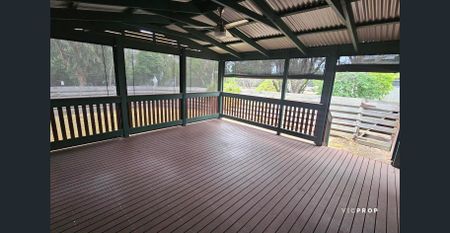 Spacious Family Home - 6 Month Lease Only - Photo 4