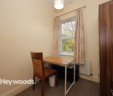 4 bed terraced house to rent in Hill Street, Newcastle-under-Lyme, ... - Photo 6