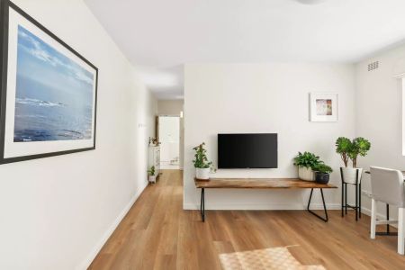 1/21 Prospect Road, Summer Hill - Photo 2