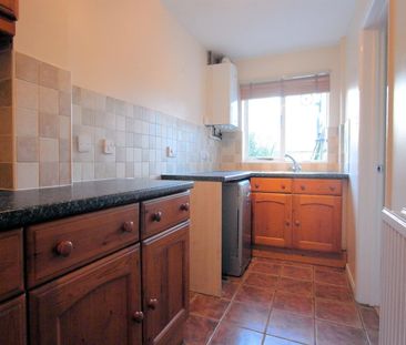 Daffodil Drive, Bisley, Woking, Surrey, GU24 9EZ - Photo 5