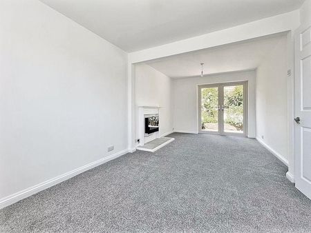 2 bedroom detached bungalow to rent - Photo 2