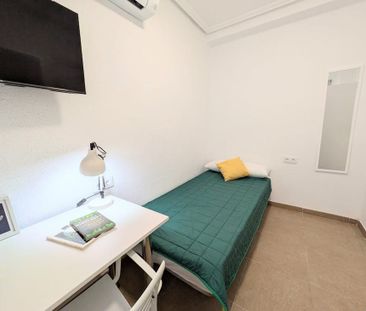 Carrer de Joaquín Costa, Burjassot, Valencian Community 46100 - Photo 3