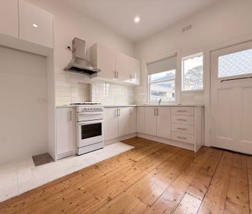 Wonder Family Home In the Oakhill Estate - Photo 4