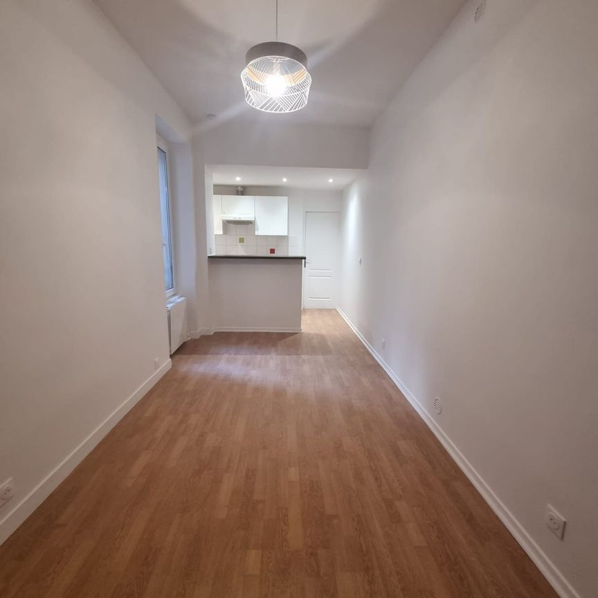 Location Appartement 2 pièces 33m² PARIS 19ème - Photo 1