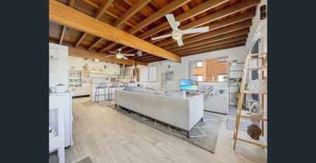 Waterfront Unit in Sought After Location! - Photo 4