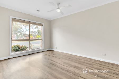 A Hidden Gem in the Heart of Werribee! - Photo 3