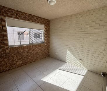 Ground Floor Unit With Private Courtyard - Photo 2