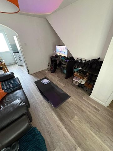 2 bedroom house share to rent - Photo 2