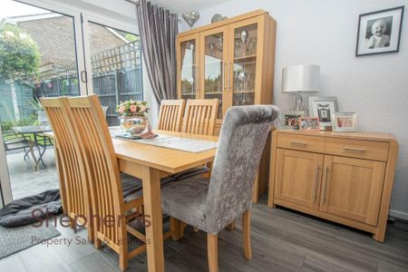 1 bedroom in a house share to rent - Photo 3