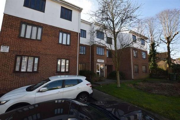 Station Road, New Barnet, EN5 - Photo 1