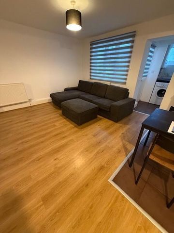 1 bedroom ground floor flat to rent - Photo 3
