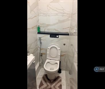 1 bedroom in a house share to rent - Photo 6