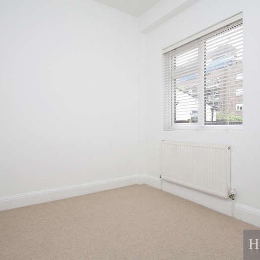 Cornwall Road, Stroud Green, London, United Kingdom, N4 - Photo 1