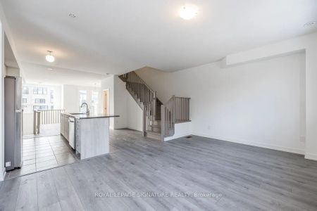 Condo Townhouse For Lease | S9052425 - Photo 3