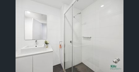 Furnished Bohem Apartment with Stunning City-to-Hills Views - Photo 4