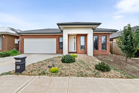 7 Kirkham Drive, Thornhill Park VIC 3335 - House For Rent | Domain - Photo 5