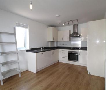 3 bedroom semi-detached house to rent - Photo 4