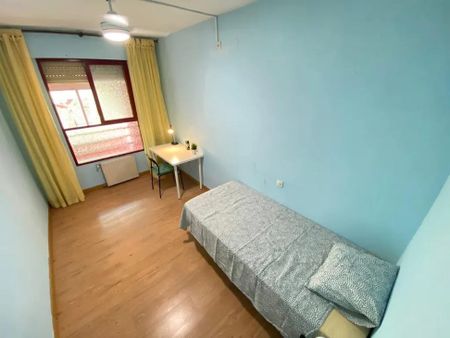 Calle del Cabo Machichaco, Madrid, Community of Madrid 28053 - Photo 3