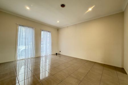 2/14 Mack Street, Reservoir - Photo 2