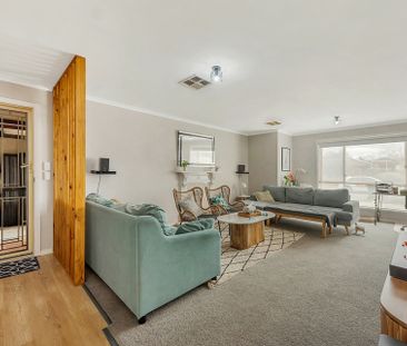 Neat and Tidy home! - Photo 3