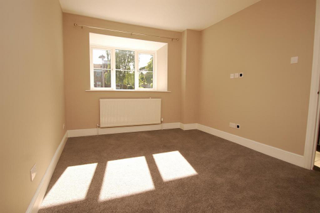 3 bedroom terraced house to rent - Photo 2