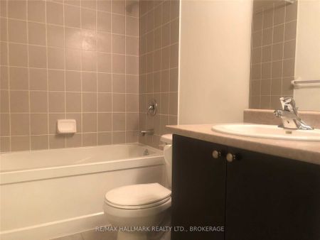 For Lease - 19 Grand Trunk Crescent Unit# 2008, Toronto, Ontario - Photo 5