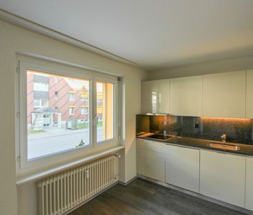 Perfekte Anbindung - Moderne Wohnung direkt beim Bahnhof Schwerzenbach - Foto 1