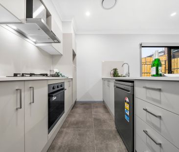 Exquisite Double Storey Home - Photo 4