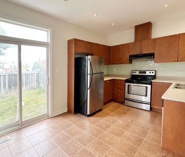 For Lease - 3342 Fountain Park Avenue, Mississauga, Ontario - Photo 3