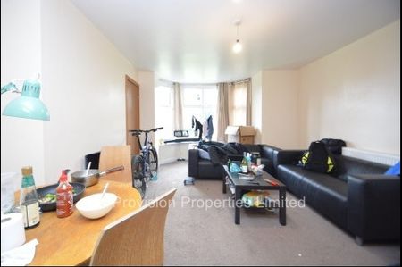 2 Bedroom Rentals in Leeds - Photo 2