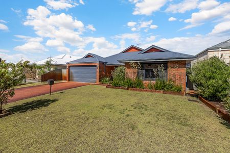 Spacious Family Home in Baldivis - Photo 2