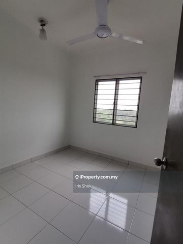 Akasia Apartment, Seksyen 32, Shah Alam - Photo 2