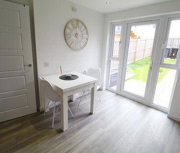 2 bedroom terraced house to rent - Photo 2