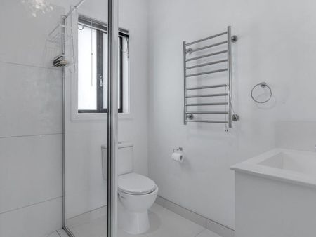 1 Bedroom unit - Photo 5