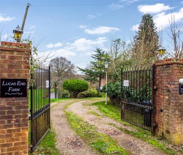 4 bedroom detached house to rent - Photo 2