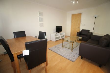 2 Bed Student Accommodation - Photo 2