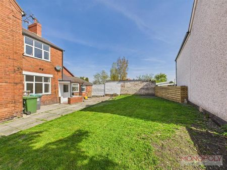 2 bedroom semi-detached house to rent - Photo 3