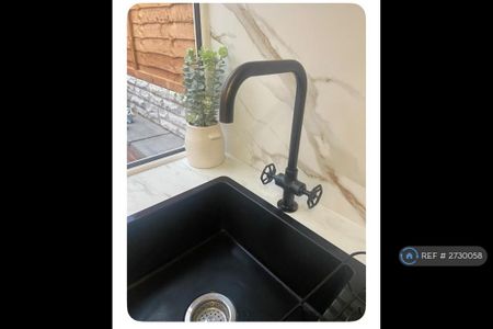 1 bedroom in a house share to rent - Photo 5