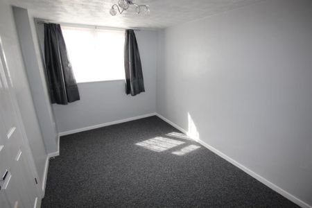2 bedroom semi-detached house to rent - Photo 2