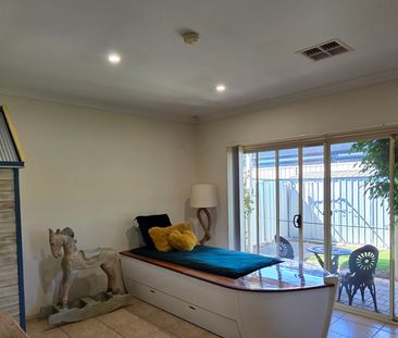 Woodville West - Photo 3