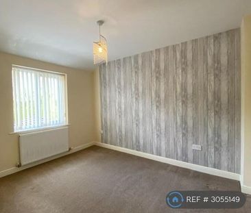 3 bedroom semi-detached house to rent - Photo 5