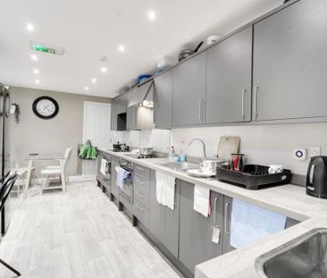 1 bedroom in a house share to rent - Photo 5
