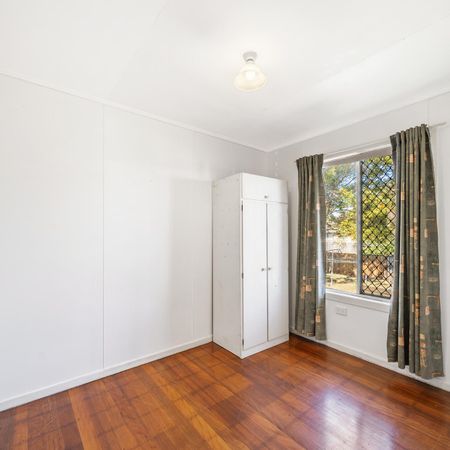 2 Bedroom Air Conditioned Duplex with Fully Fenced Yard - Photo 4