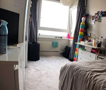 Room in a Shared Flat, Trevelyan House, SE5 - Photo 4