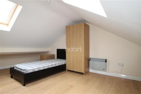TO LET, 6 BEDROOM HOUSE - Photo 4