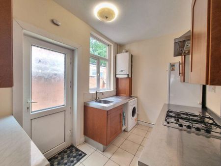 3 bedroom terraced house to rent - Photo 5