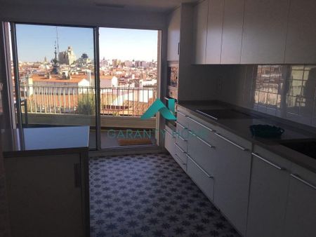 3 bedroom luxury penthouse for rent in Madrid, Spain - Photo 2