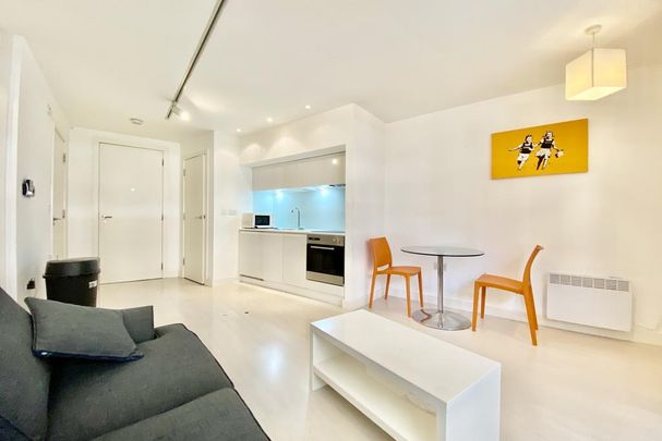 Studio to rent - Photo 1