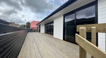 New on Willow Ave - Photo 4